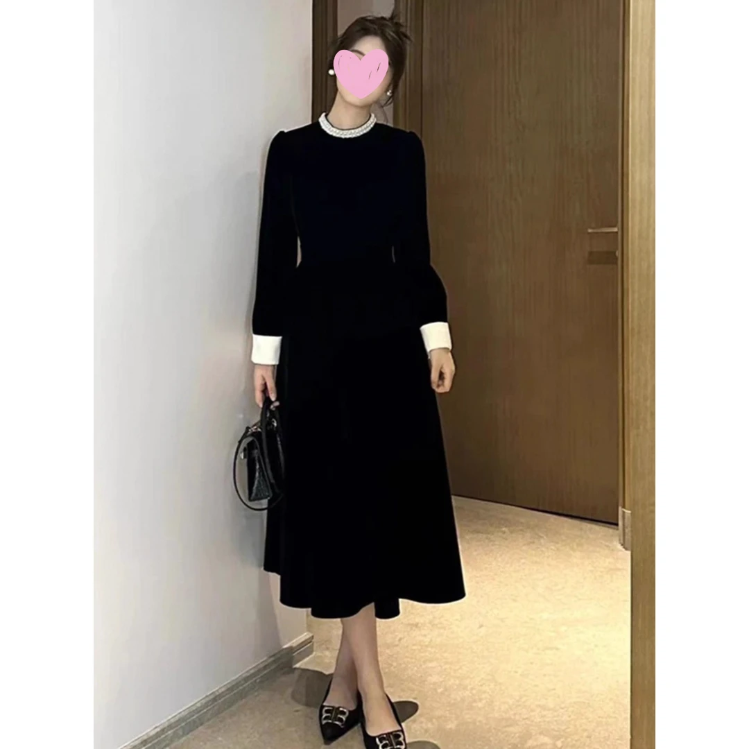 秋冬季2025年新款韩版时尚百搭洋气今年流行的长短款丝绒连衣裙女