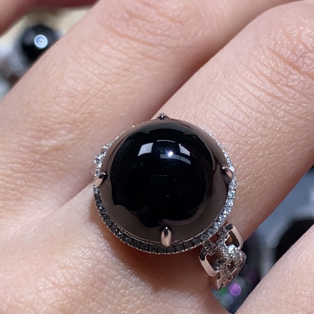 18K金镶嵌戒指翡翠