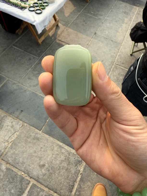 和田玉青海料毕业级天花板平安无事牌