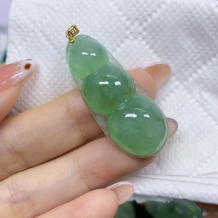 周***萍翡翠18K金镶嵌颈饰挂件