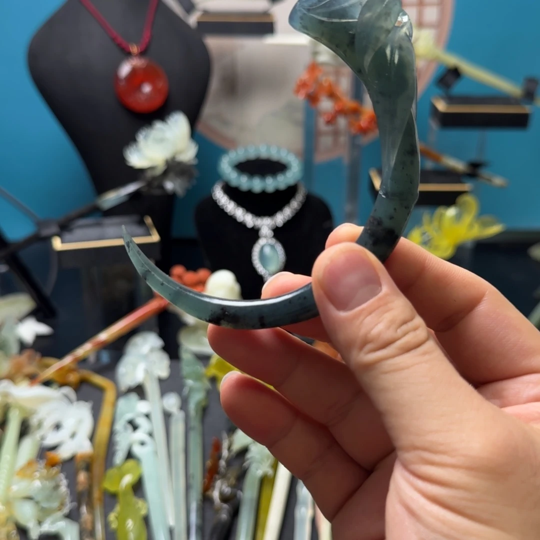 蛇纹石玉未镶嵌发饰