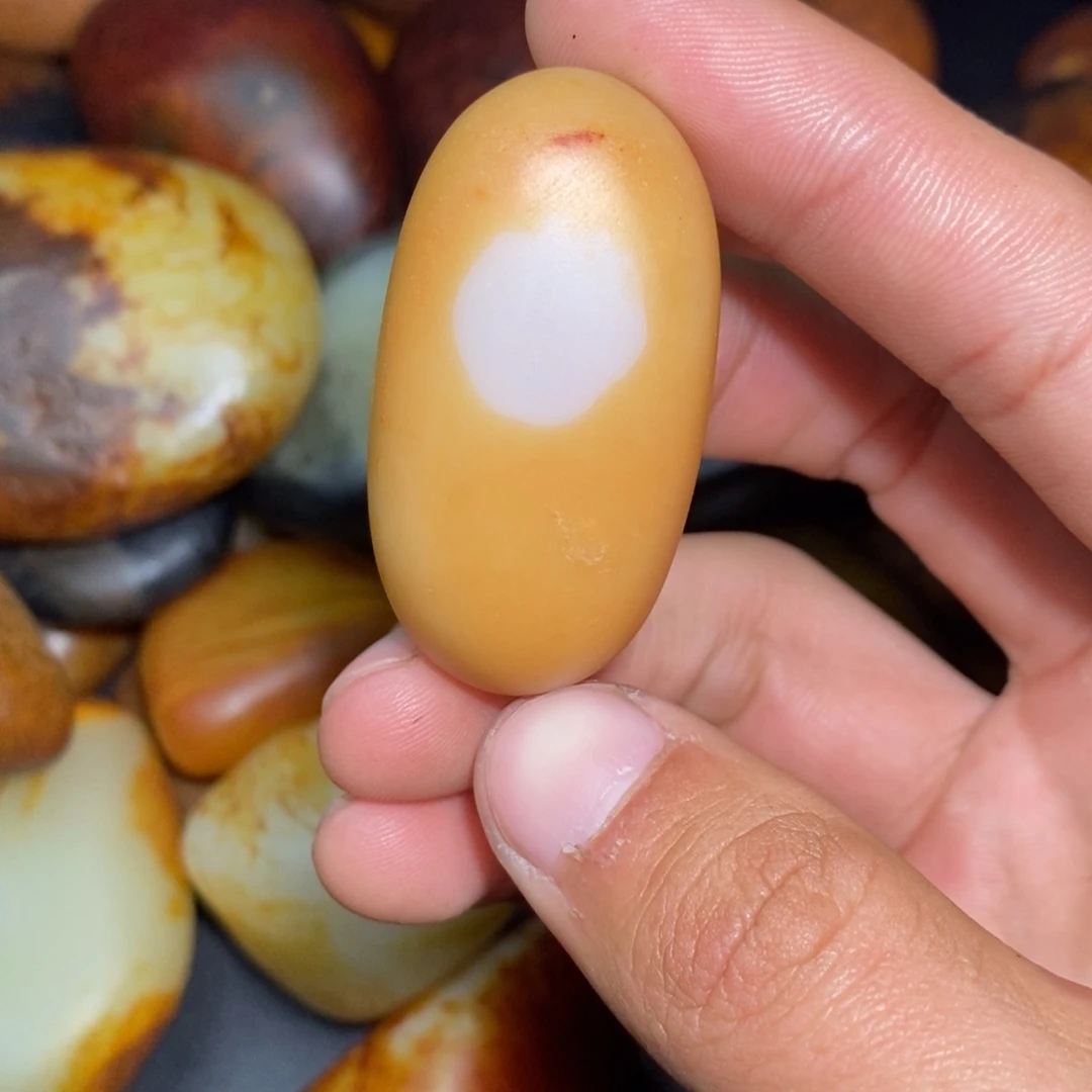 和田玉未镶嵌珠宝奇石