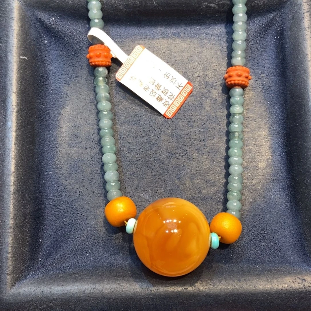 琥珀未镶嵌颈饰蜜蜡