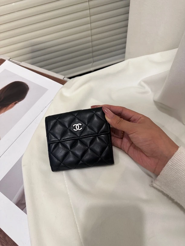 95新 Chanel/香奈儿 小巧精致钱包简约设计多功能卡包