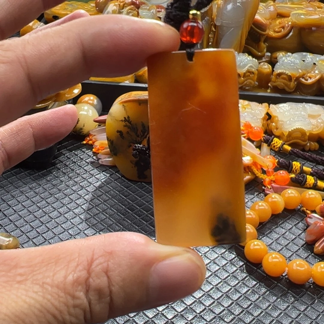 石英质玉未镶嵌颈饰