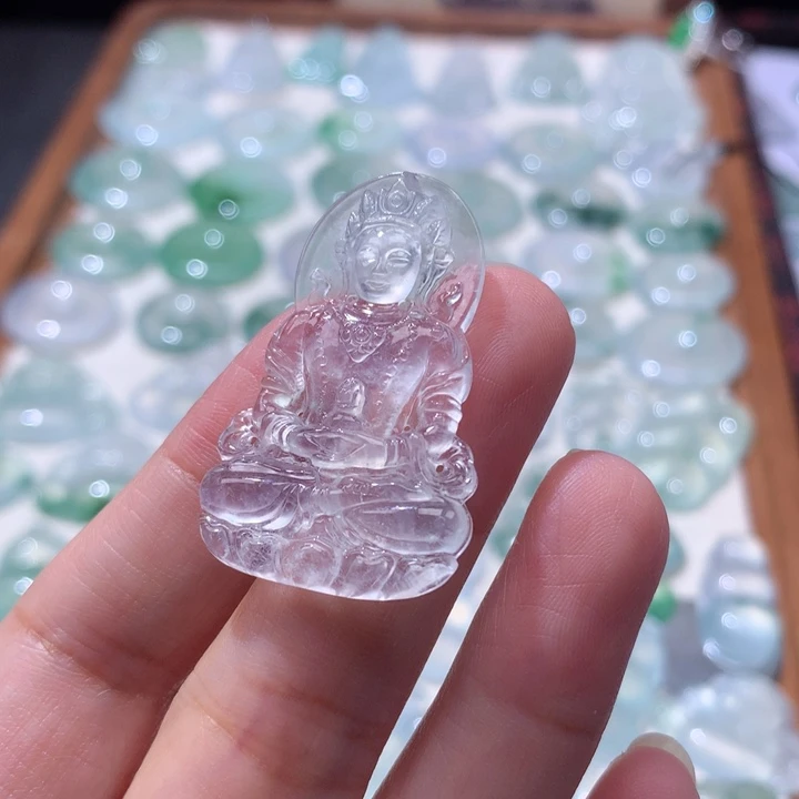 颈饰未镶嵌翡翠高冰渡母观音