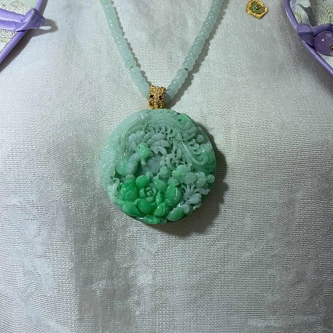 翡翠未镶嵌颈饰吊坠