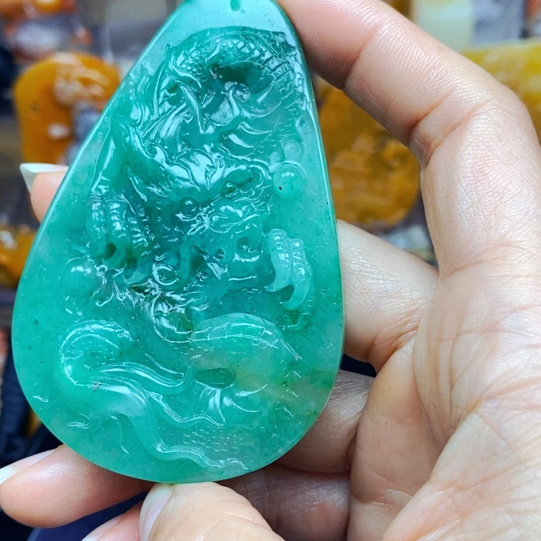 石英质玉（黄龙玉）未镶嵌颈饰