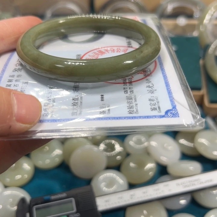 和田玉手镯未镶嵌58圈围814