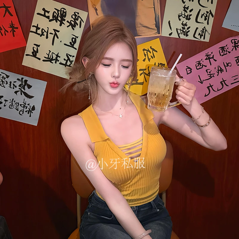 小牙私服【鬼马天菜】 纯欲V领显瘦修身polo领针织背心上衣