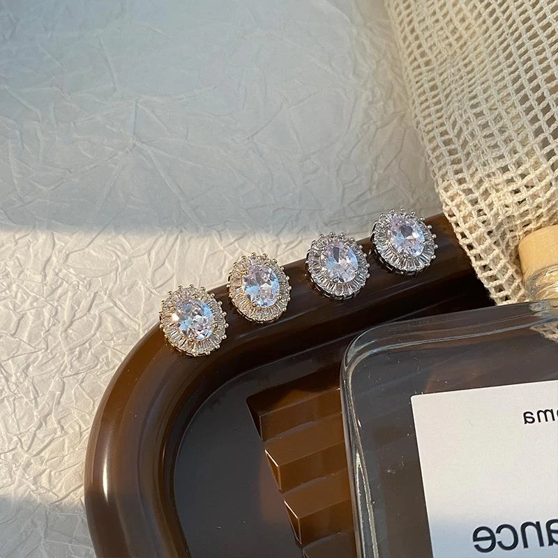 铜合金锆石耳饰 新款时尚银针耳环高级椭圆经典设计简约小花朵轻