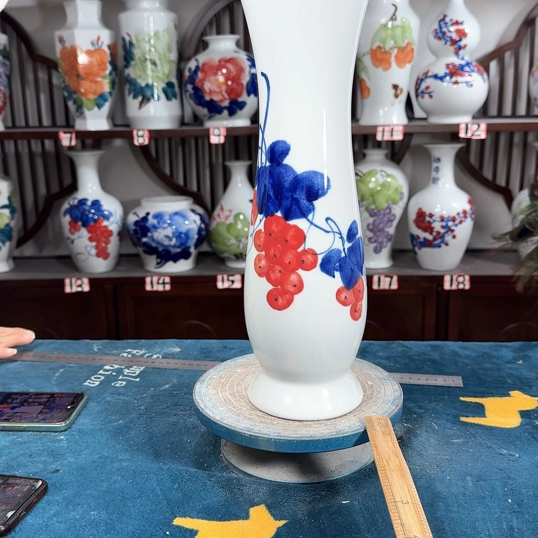 摆件景德镇陶瓷蛮红葡