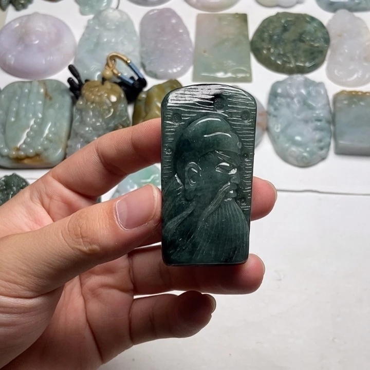 翡翠未镶嵌颈饰关二爷35