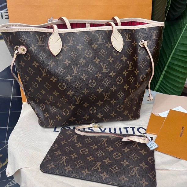 全新未使用 LouisVuitton/路易威登 中号neverfull手提单肩包