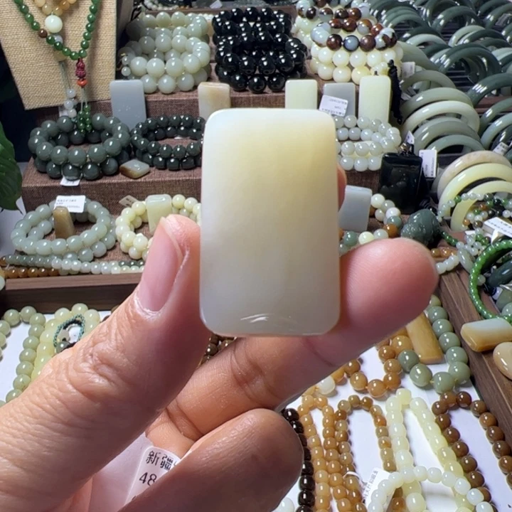 手链未镶嵌和田玉（黄玉）