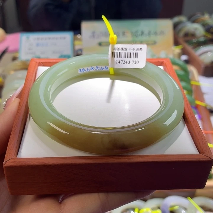 和田玉未镶嵌手镯22