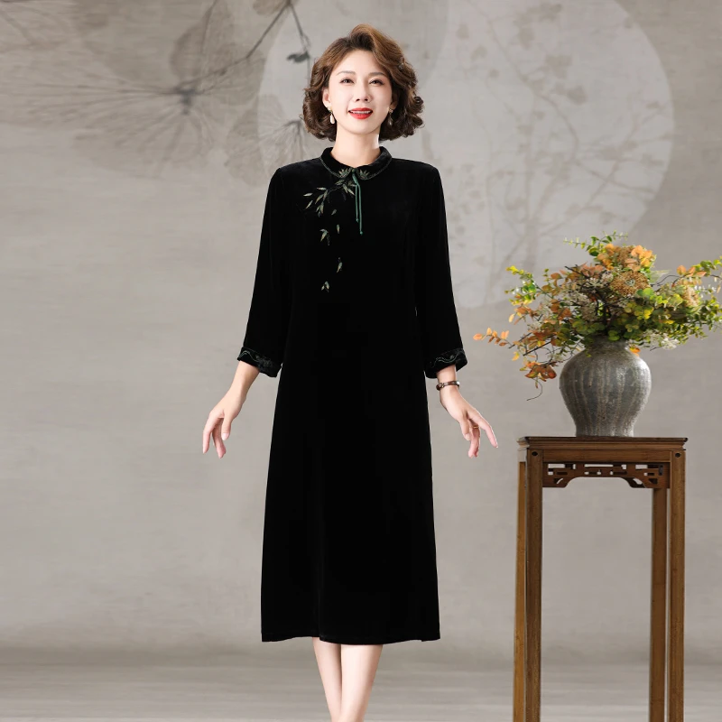 中老年女春装大码桑蚕丝绒连衣裙高端妈妈气质婚宴礼服裙红色本命