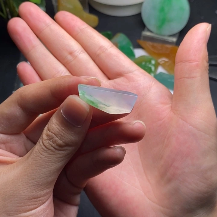 定制翡翠未镶嵌冰飘绿