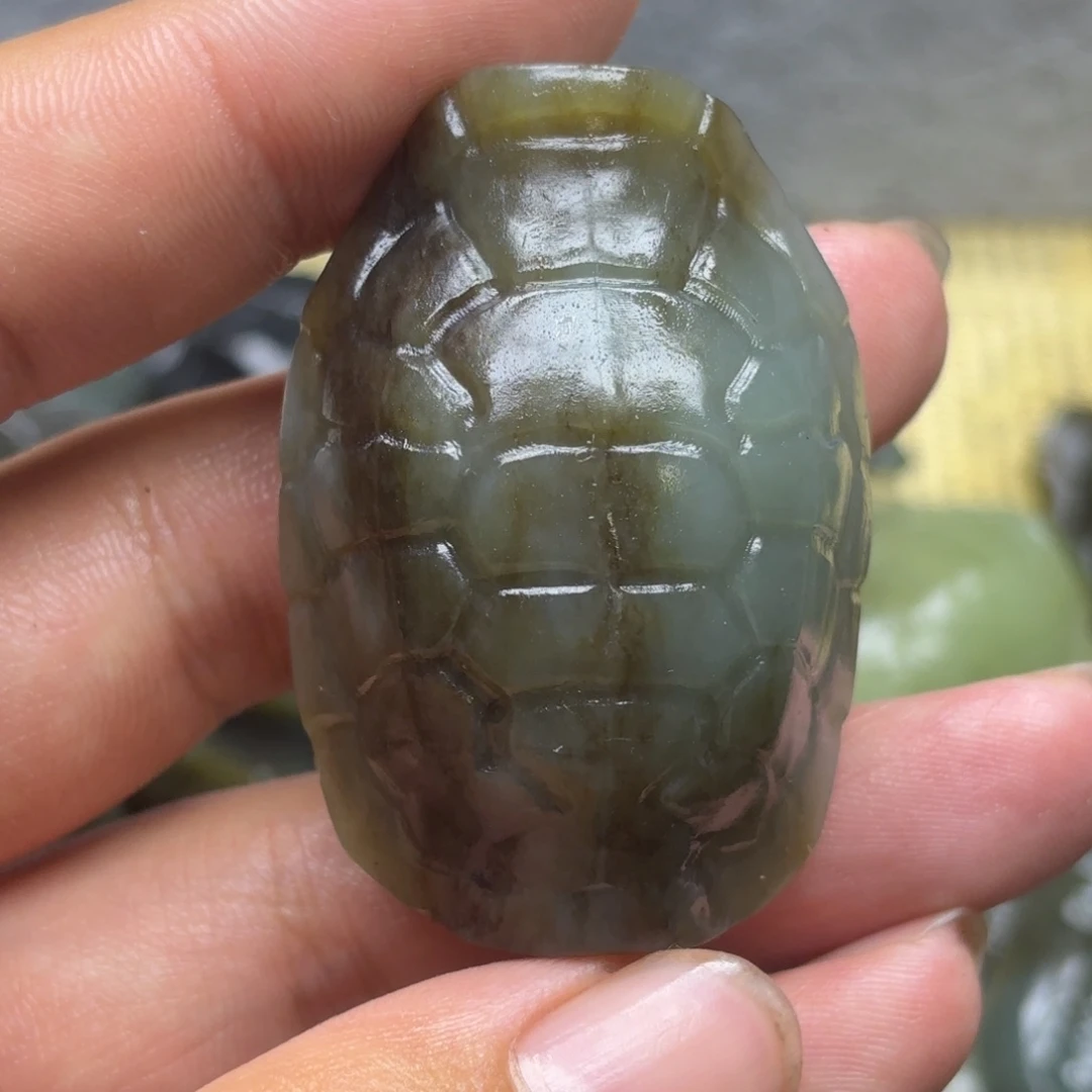 不***心和田玉（糖玉）未镶嵌颈饰