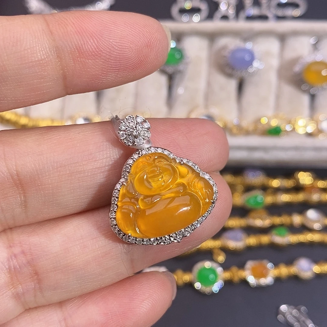 翡翠18K金镶嵌颈饰