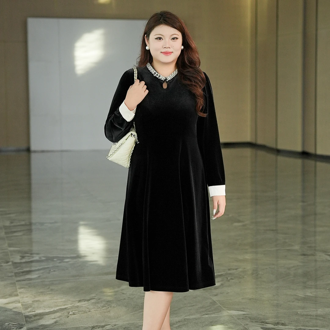 MsShe大码女装2025新款秋装法式赫本风丝绒中长连衣裙X~x2509003