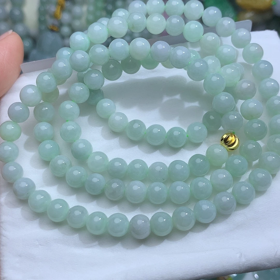 翡翠未镶嵌颈饰564。