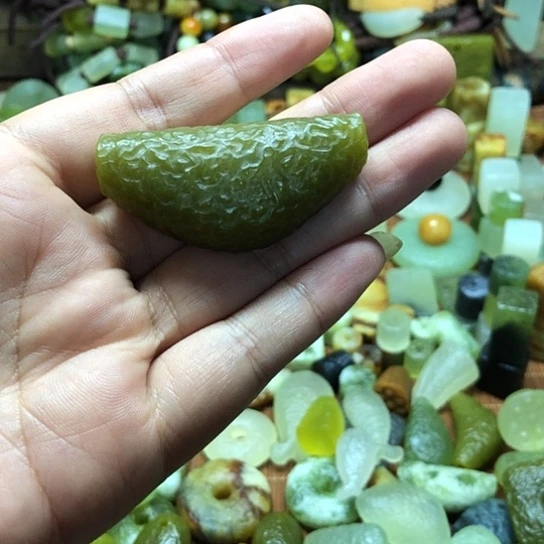 未镶嵌岫玉吊坠傻****后