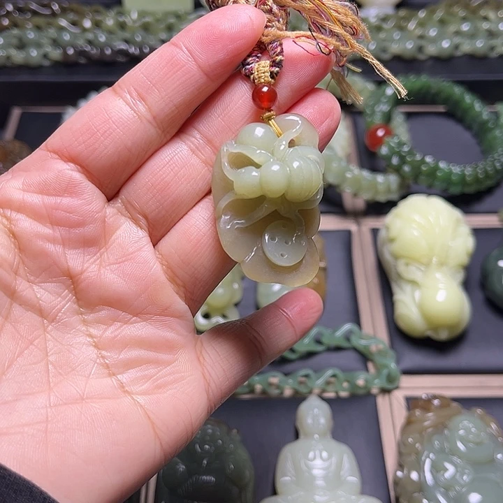 和田玉未镶嵌挂件