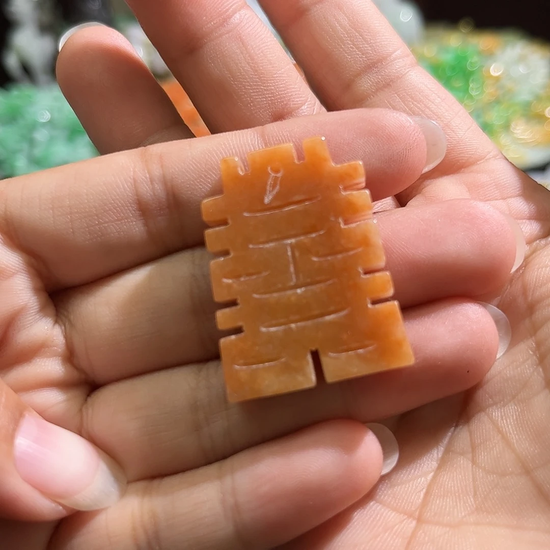 翡翠未镶嵌颈饰待编织