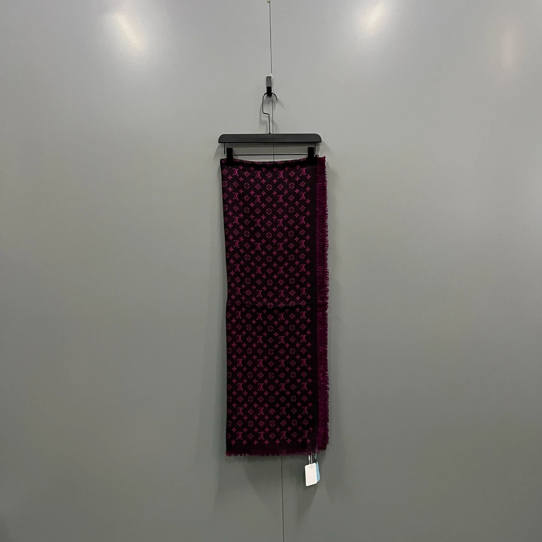 99新 LouisVuitton/路易威登 tt3 lv 满印老花围巾 98新/205859