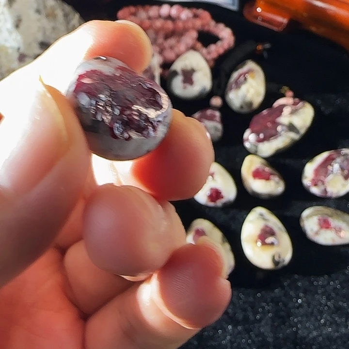 天然辰砂贵州万山天然大晶体朱砂吊坠正品