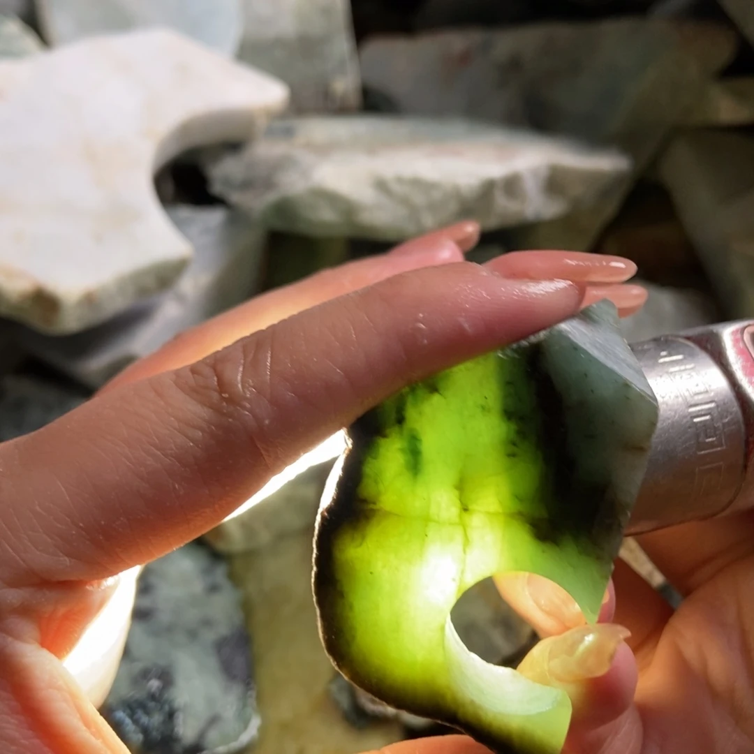 翡翠未镶嵌挂件天然翡翠