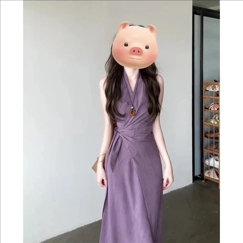 挂脖连衣裙女2025夏季新款法式气质V领绑带设计感收腰中长款裙子