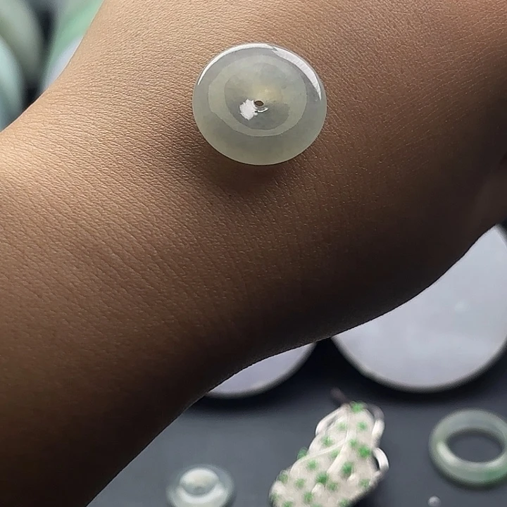 翡翠未镶嵌耳饰平安扣