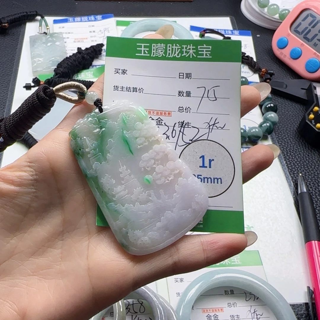 翡翠未镶嵌颈饰翡翠