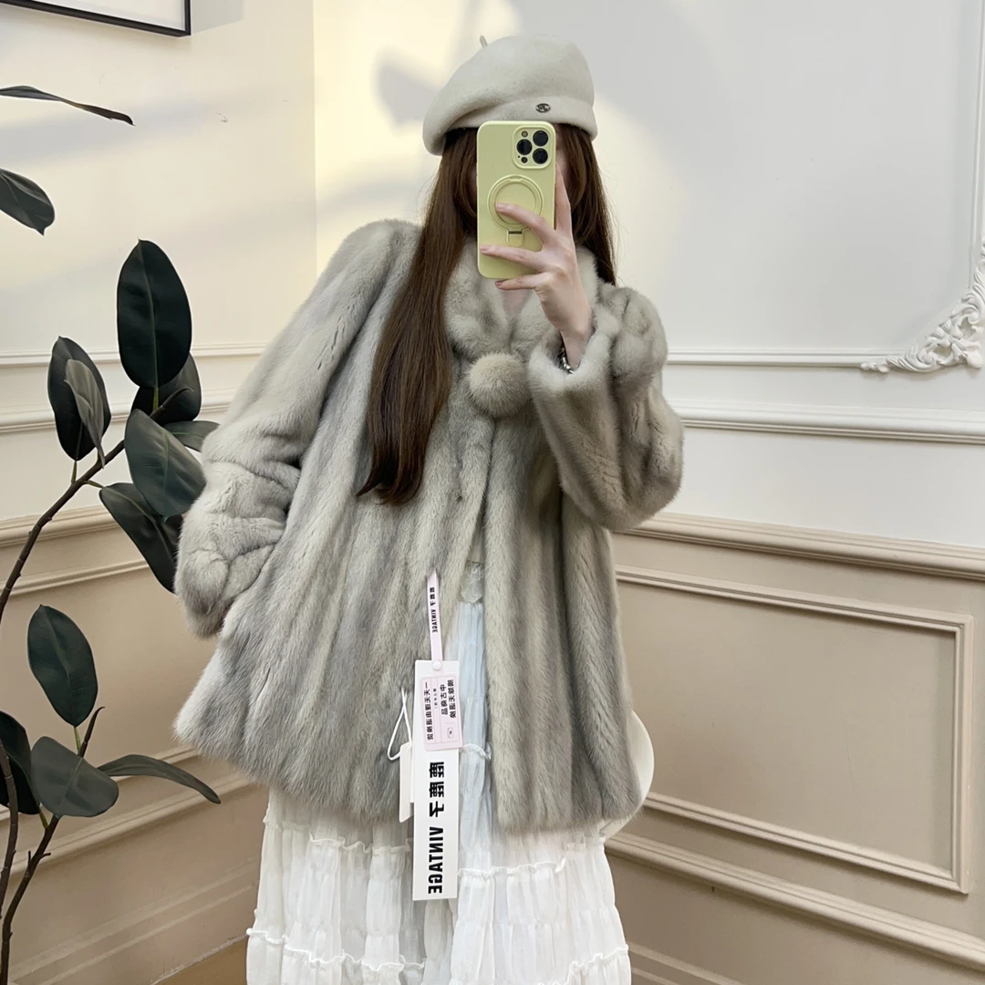 L10宝石蓝灰色系三粒毛球直筒袖可爱减龄款流光风女款外套