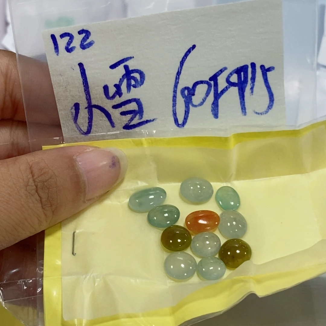 小***雪未镶嵌定制翡翠不