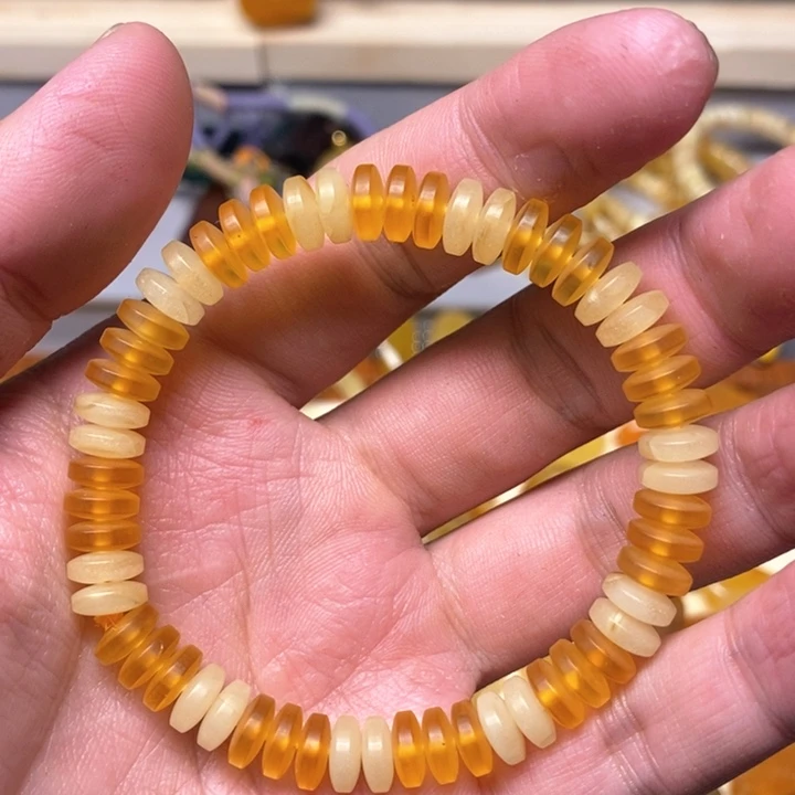 蜜蜡珠宝奇石未镶嵌月**美