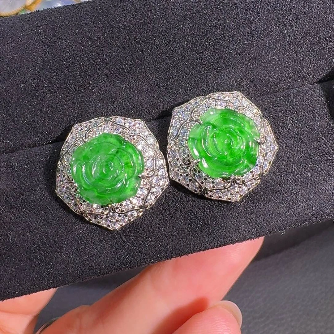 翡翠未镶嵌耳饰玫瑰