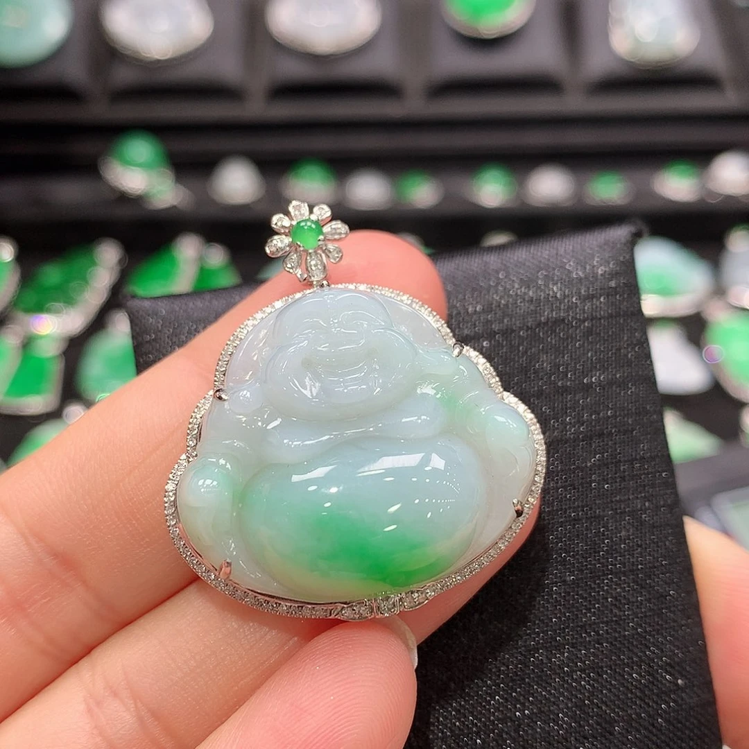 翡翠18K金镶嵌颈饰佛公