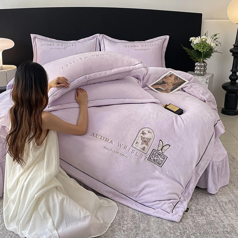 新款加厚牛奶绒韩版床盖四件套宽边刺绣被套纯色夹棉床盖四件套