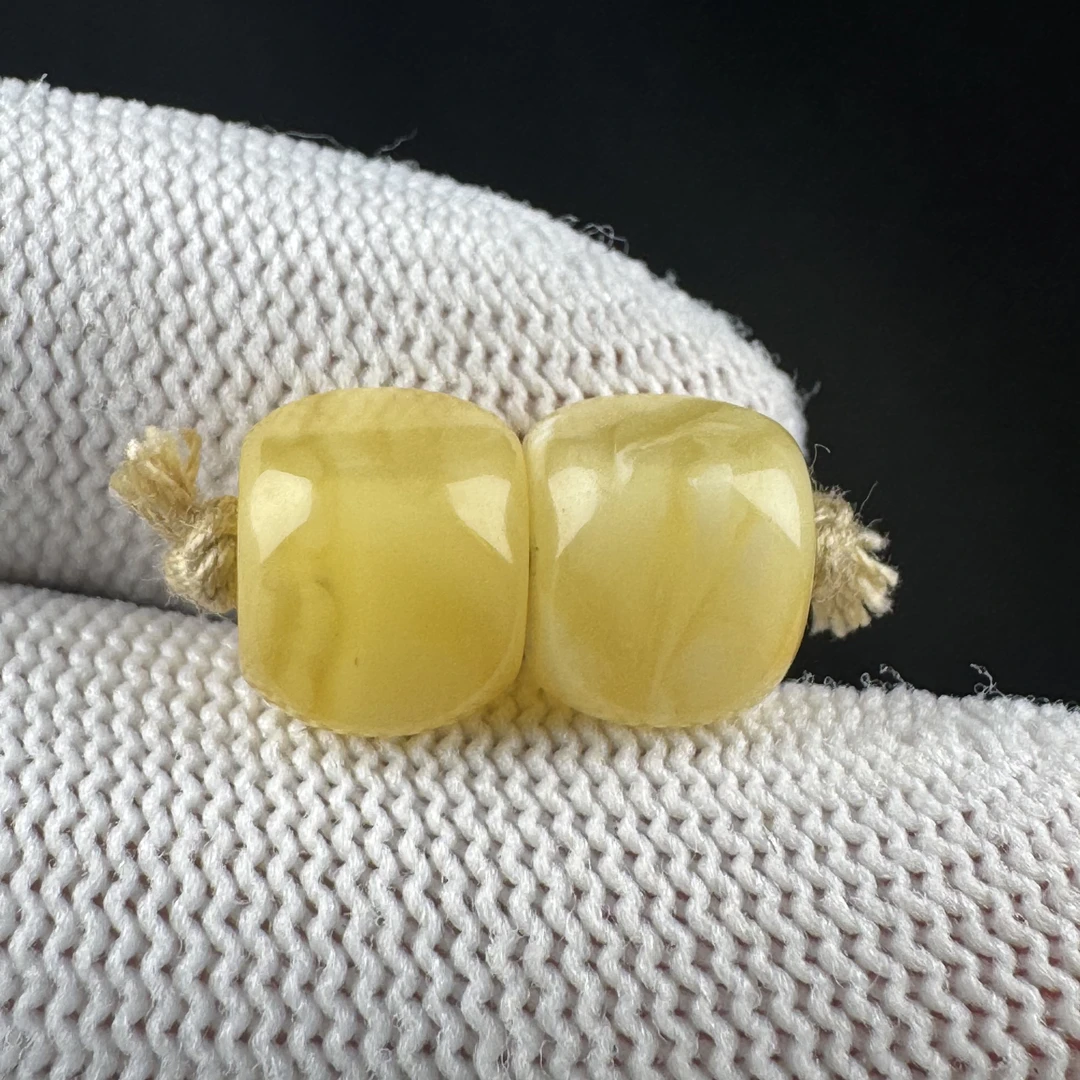 D2067天然原矿俄料蜜蜡瑕疵特价四方珠 8.4mm支持复检