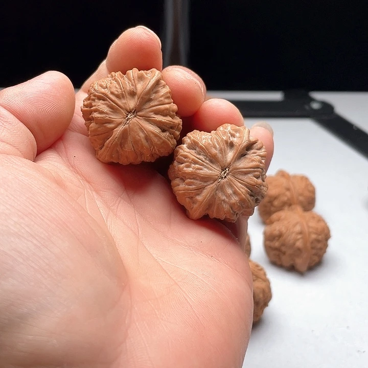 吊坠文玩核桃茶*.黑马