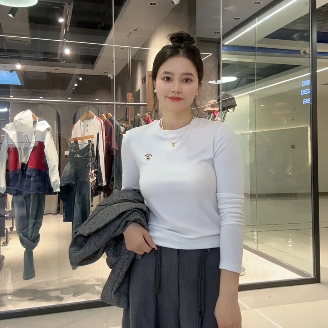 2025年秋季新款圆领刺绣小狗上衣宽松时尚T恤7148