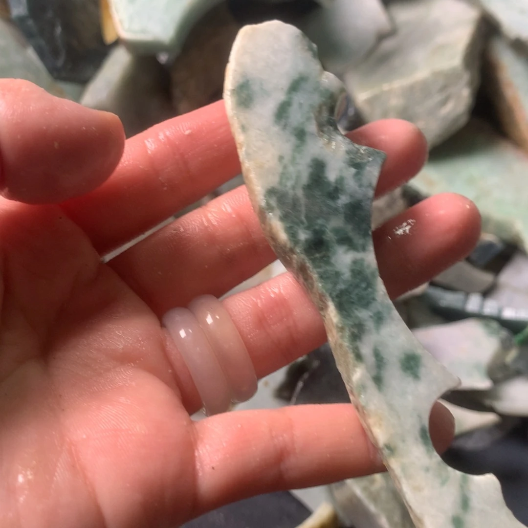 翡翠颈饰未镶嵌缅甸翡翠