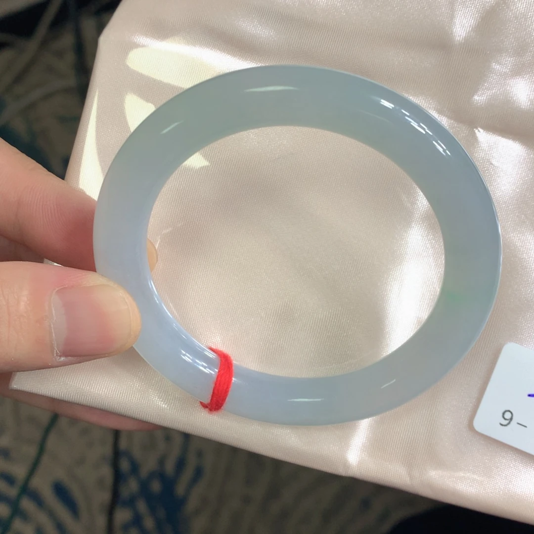 翡翠未镶嵌手镯（圆镯）翡翠