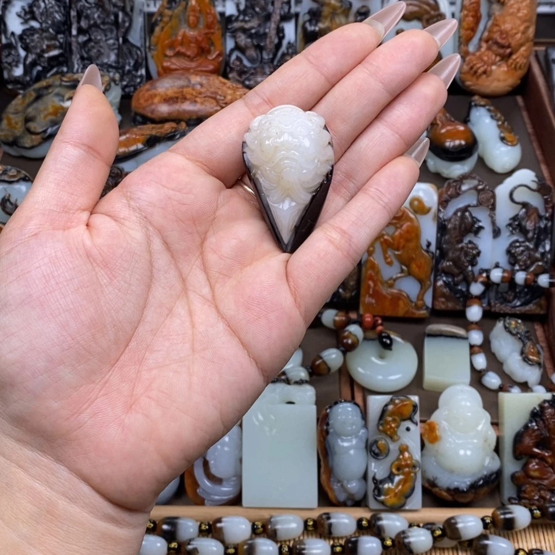 颈饰未镶嵌和田玉