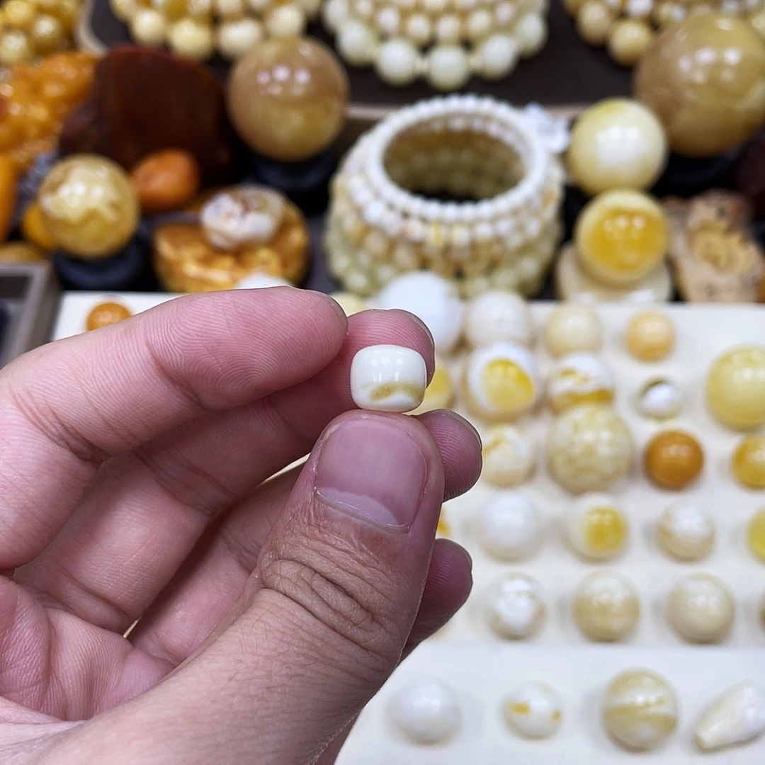 蜜蜡未镶嵌珠宝奇石9.7mm×8.7mm【金瓷白】老型