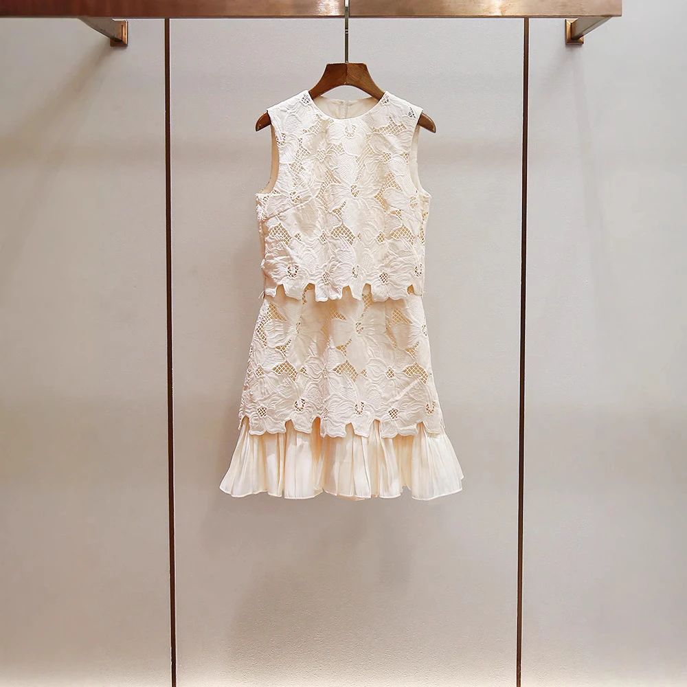 夏季新款法式小众重工花卉镂空拼接假两件圆领无袖直筒连衣裙