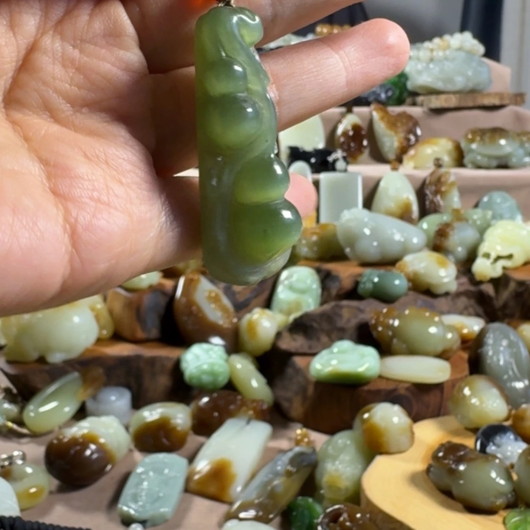 和田玉（糖玉）未镶嵌颈饰